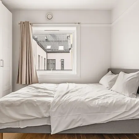 350m To City Beach I Tv & Workspace In Every Room! Apartment *